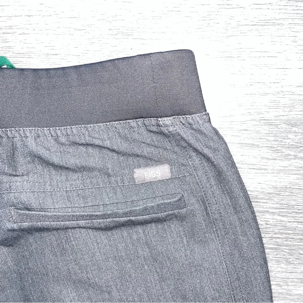 FIGS Axim Cargo Scrub Pant Men’s Medium Gray T2001 Technical Collection